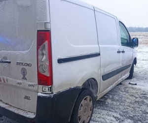 Wypadek busa w Niechlowie. Gdy policjanci zajrzeli do środka, oniemieli