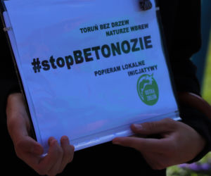 Wielki protest w Toruniu. Mieszkańcy mówią #stopBETONOZIE