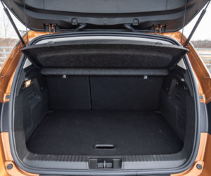 Peugeot 2008 GT Line vs Renault Captur Intens