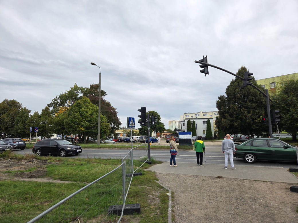 Wyburzają kolejne budynki na Szwederowie. Powstaje nowe torowisko tramwajowe [ZDJĘCIA]