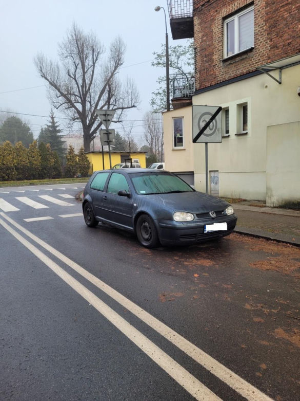Tak parkują "miszczowie parkowania" z Katowic. Strażnicy miejscy rozkładają ręce 