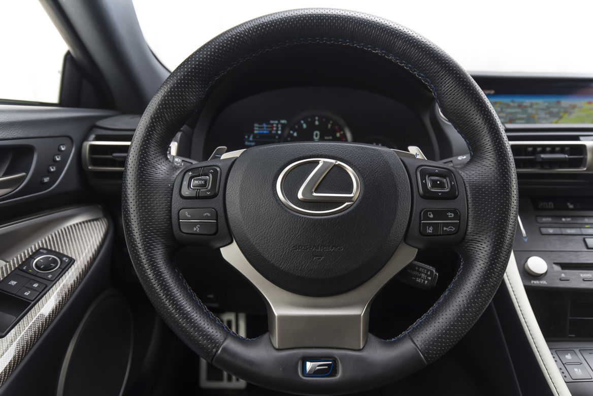 Lexus RC F Carbon 5.0 V8 464 KM 