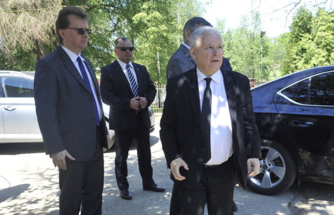 Poseł PiS Piotr Babinetz potrącił dwóch nastolatków