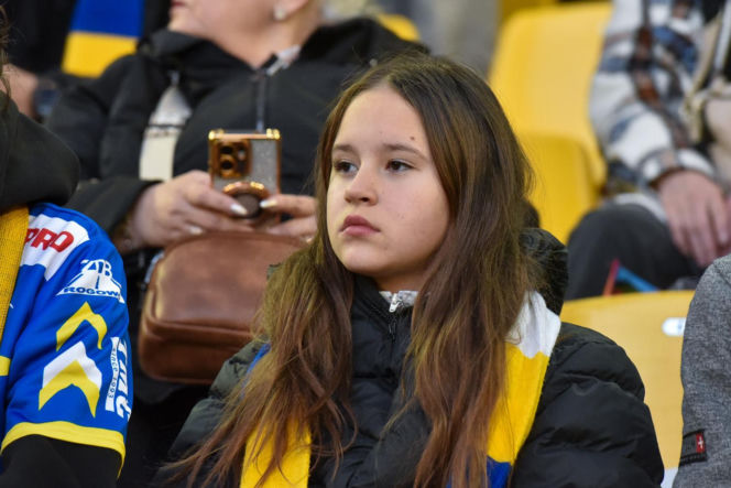 PRES Grupa Dewloperska Toruń - Abramczyk Polonia Bydgoszcz, zdjęcia kibiców i zawodników z pożegnania Adriana Miedzińskiego