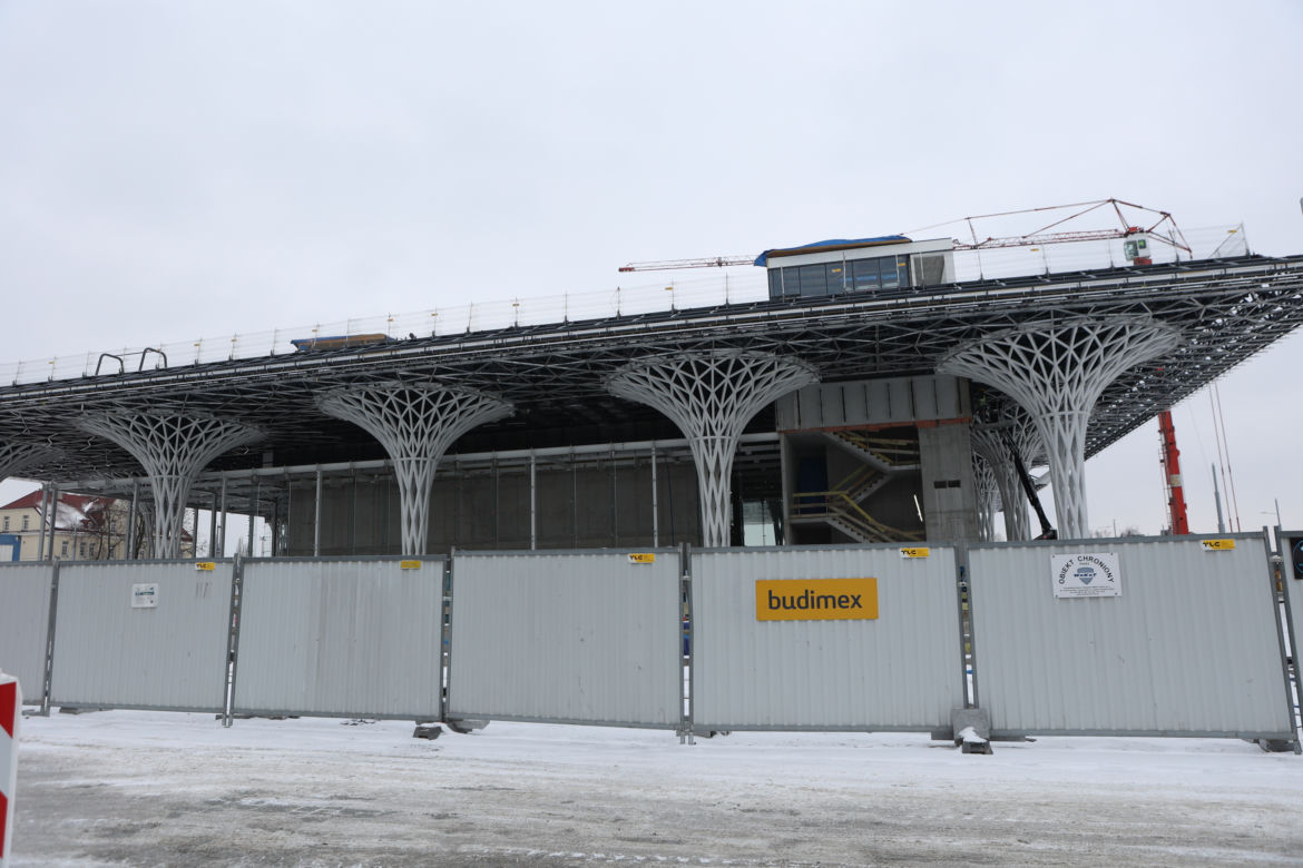 Budowa Dworca Metropolitalnego w Lublinie w zimowej odsłonie
