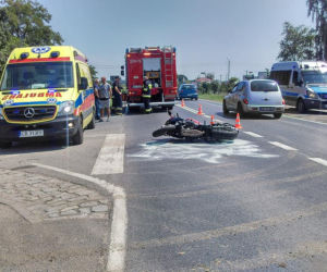 Groźny wypadek w podbydgoskim Kruszynie. Motocykl zderzył się z ciężarówką! [ZDJĘCIA]