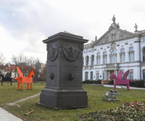 Warszawa dawniej i dziś. Studnia przed placem Krasińskich