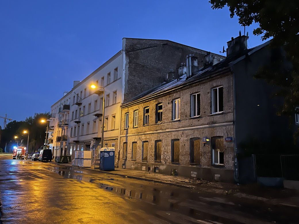Pożar na Mińskiej. Kamienica płonęła jak pochodnia