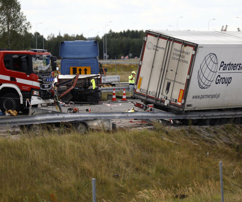 Śmiertelny wypadek na A1. Firma odcina się od ciężarówki z jej logo