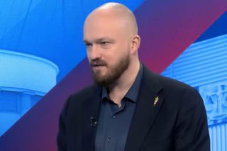 Poseł Kondeferacji brutalnie ocenił polskich polityków. Nasza klasa polityczna jest frajer**