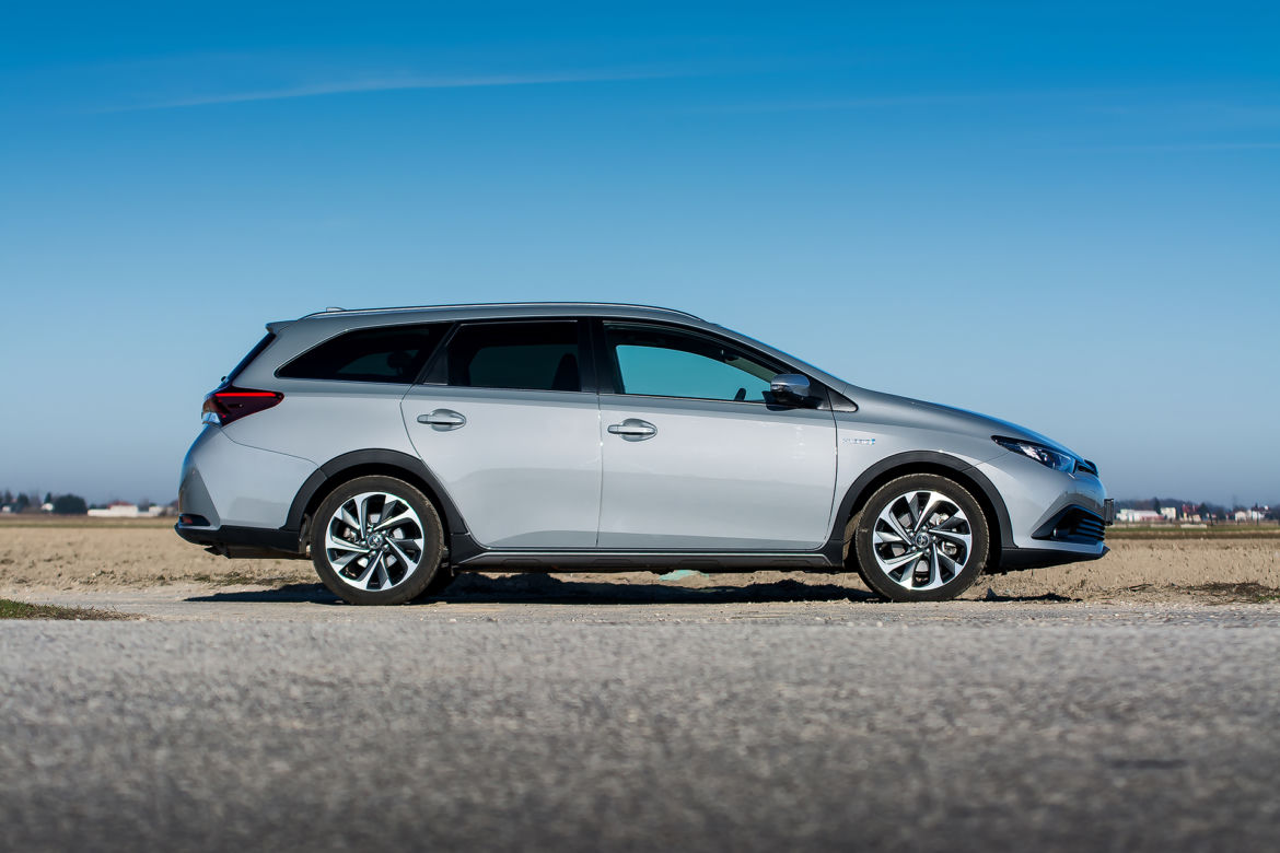 Toyota Auris Touring Sports 1.8 Hybrid Freestyle