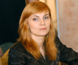 Aktorka związana jest z serialem od początku jego istnienia, tj. od 2003 roku.