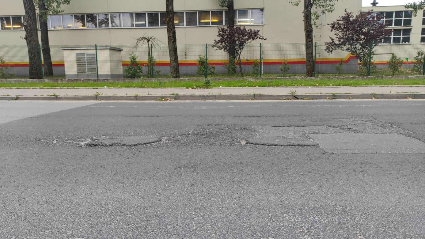 Tak wygląda ulica Jubilerska na Pradze-Południe. Zdaniem urzędników została naprawiona