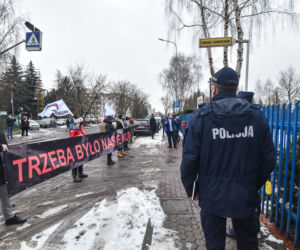 Międzymiastowy protest samochodowy pod Radiem Maryja. Strajkowali w Święto Trzech Króli