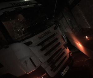 Tir uderzył w auta osobowe i autobus. To na Armii Krajowej w Starachowicach