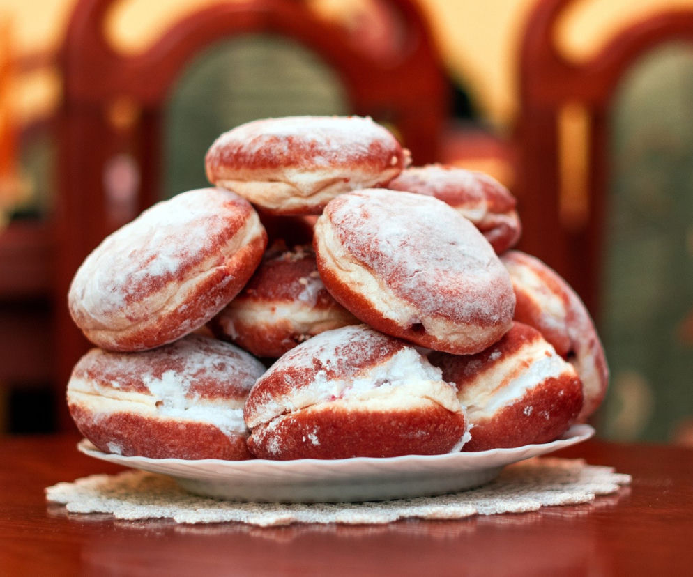 Pączki w Lidlu, Biedronce, Kauflandzie. Jaka cena? Po ile pączki w Tłusty Czwartek 2021?