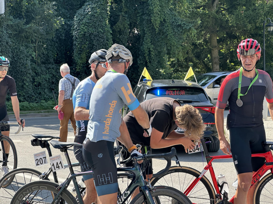 Sportowa rywalizacja i wspólne pomaganie. Za nami 8. edycja Tour de Cracovia Amatorów! 