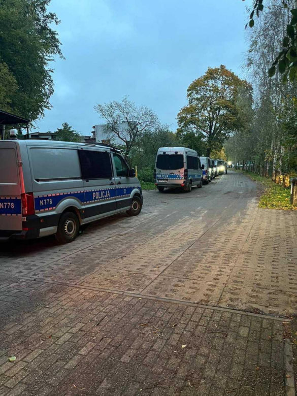 Poszukiwania domniemanego zabójcy 6-latka z Gdyni. Policja przeczesuje tereny wokół Trójmiasta [ZDJĘCIA]