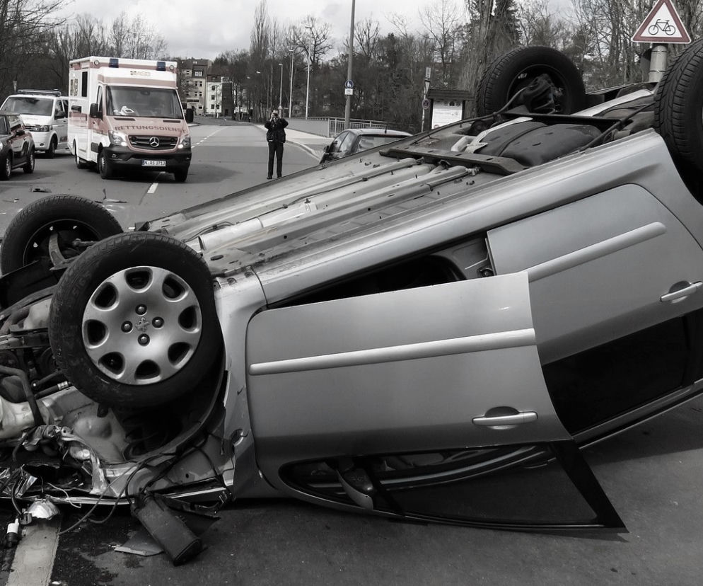Mężczyzna wjechał w dom kobiety