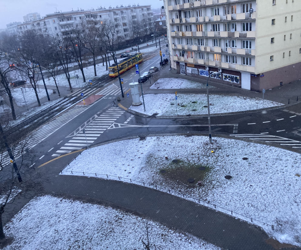 Warszawa znów pod śniegiem! W których dzielnicach pada?
