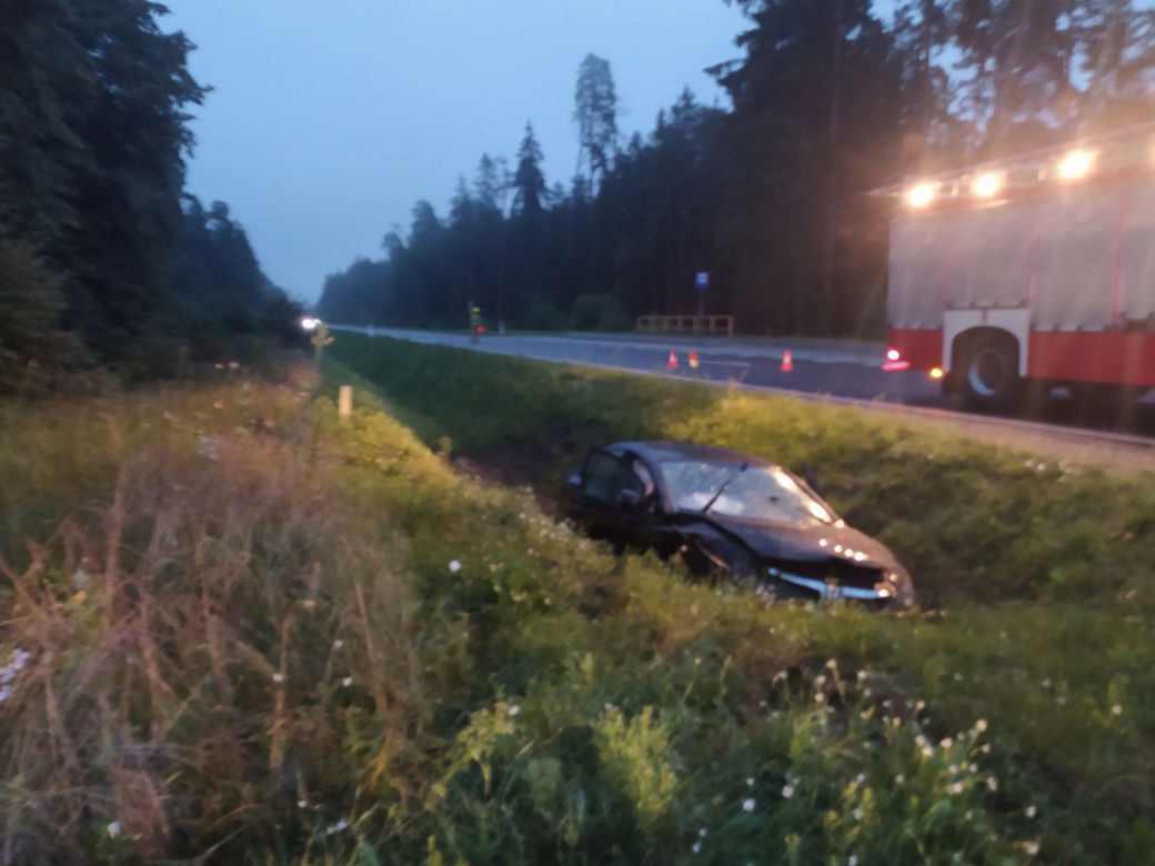Wypadek na drodze z Supraśla do Białegostoku. Trzy osoby trafiły do szpitala [ZDJĘCIA]
