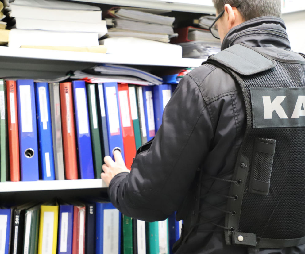 Międzynarodowe oszustwo paliwowe. Fałszywe faktury miały wartość 13,5 mln zł 