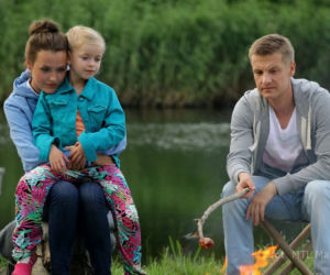 M jak miłość odc. 1026. Basia (Gabriela Raczyńska), Paweł (Rafał Mroczek), Ala (Olga Frycz)