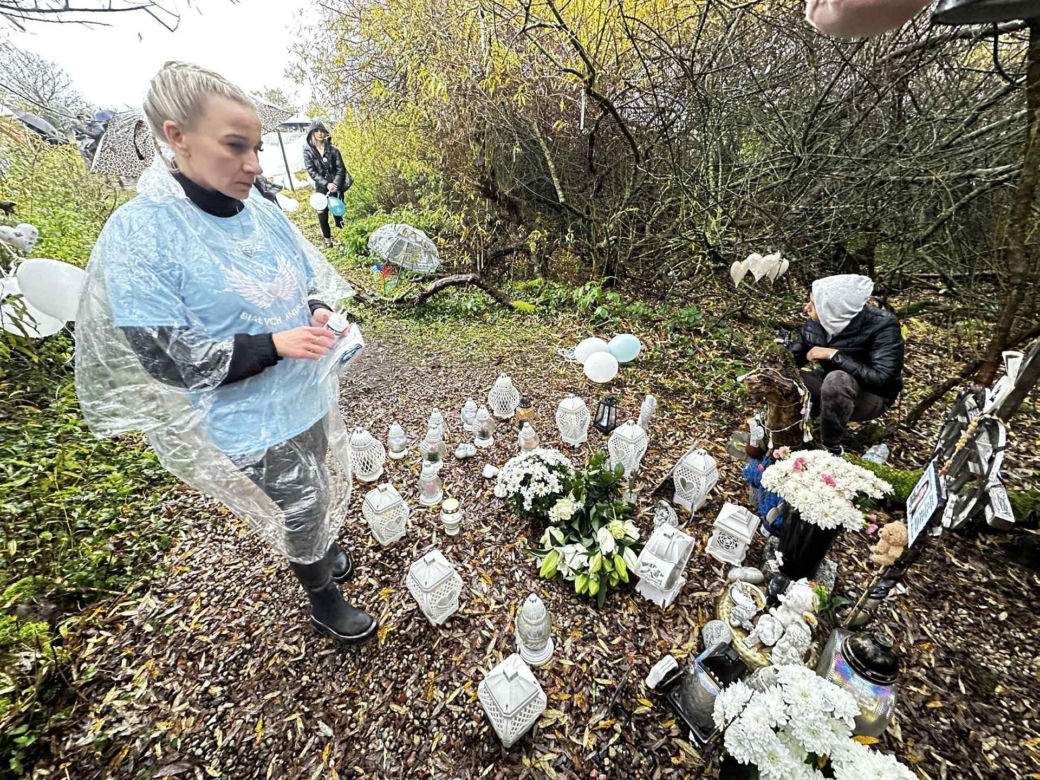 Mama cierpi po stracie Mai. Codziennie odwiedza miejsce znalezienia zwłok. Co powiedziałaby mordercy córki?