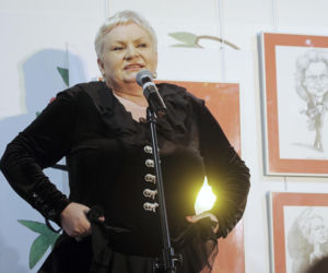 Święta wojna wraca do Telewizji Polskiej. Oto aktorzy