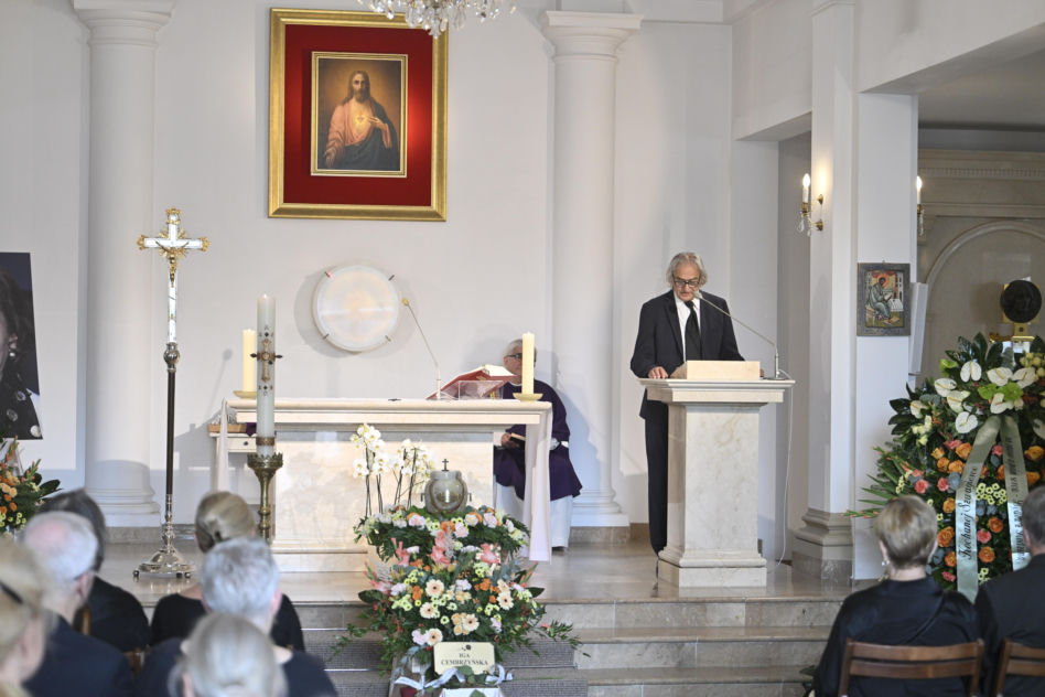Pogrzeb Igi Cembrzyńskiej. Tłum gwiazd oddaje hołd wielkiej artystce