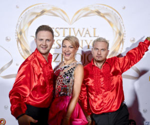 Ale ona wygląda! Magda Narożna w kilku kreacjach podbiła Festiwal Weselnych Przebojów