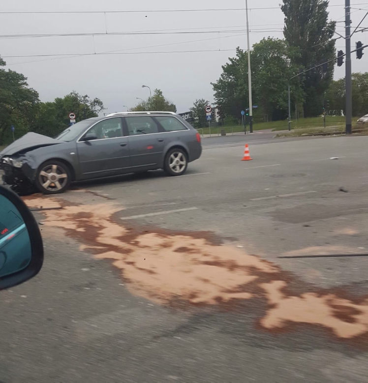 Pijany staranował rodzinę