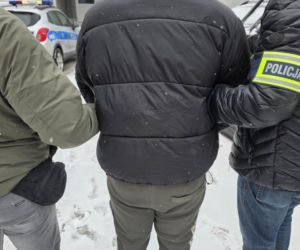 Nastolatek zaatakowany w autobusie BKM. 21-latek zatrzymany w mieszkaniu babci