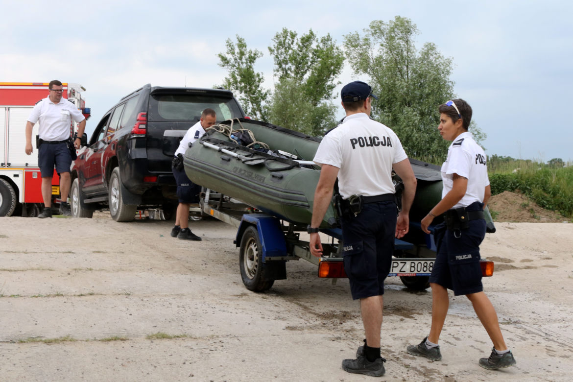 Na plaży w Górze Kalwarii stanął znak zakazu pływania. "Szkoda, że po tragedii"