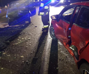 Wypadek na DK 25 w Chmielnikach! Cztery osoby trafiły do szpitala! [ZDJĘCIA]