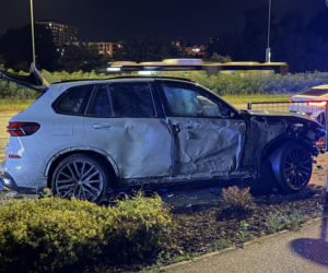 W BMW staranował przystanek. Wcześniej stracił prawo jazdy