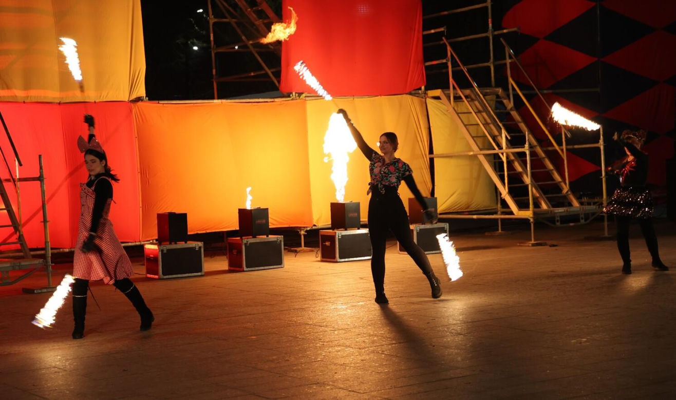 Fire show na pl. Teatralnym przy CSK w Lublinie. Było gorąco! 
