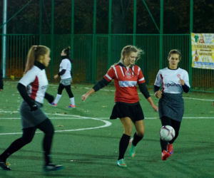 Męski sport? Chyba nie. Dziewczyny zagrały w spódnicach! Zobaczcie zdjęcia