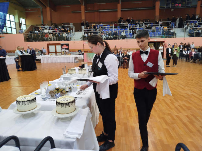 Już po raz ósmy w Siedlcach rywalizowali młodzi kelnerzy z całej Polski