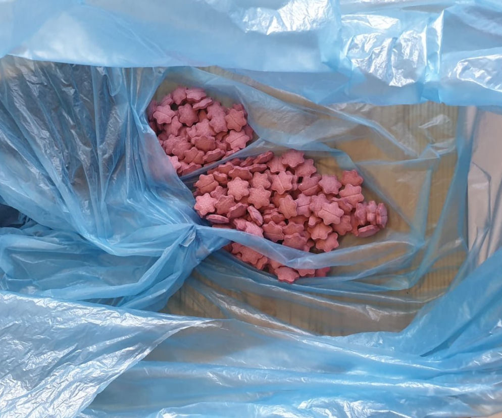 Dwaj bydgoszczanie zatrzymani za związek z narkotykami. Mundurowi zabezpieczyli blisko 5 kg MDMA! [ZDJĘCIA]