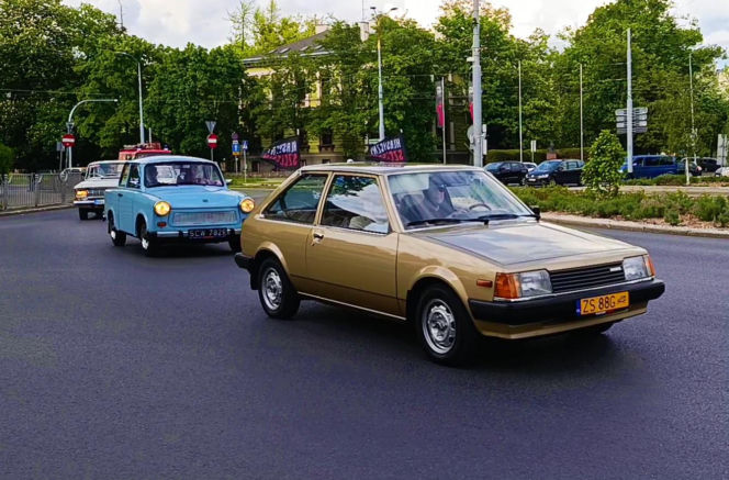 Parada zabytkowych pojazdów w Szczecinie