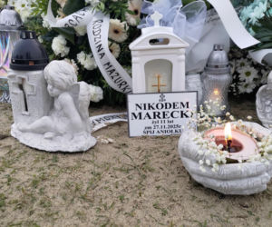 Pogrzeb 11-letniego aktora. Nikodem Marecki spoczął w białej trumnie. Żegnały go tłumy