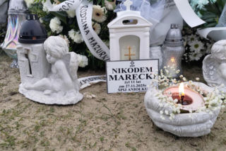 Pogrzeb 11-letniego aktora. Nikodem Marecki spoczął w białej trumnie. Żegnały go tłumy