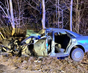 Czołowe zderzenie audi z ciężarówką w powiecie hrubieszowskim