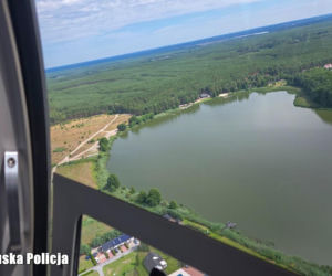 Trwa dramatyczna walka z czasem! Policja i strażacy szukają 76-letniego Janusza