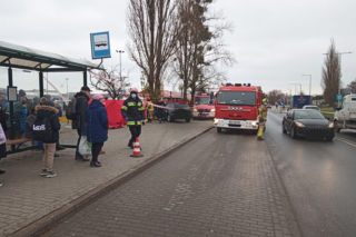 Pomorskie: Samochód wjechał w pasażerów na przystanku! Dzieci wśród rannych