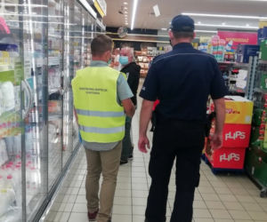 Policjanci z Inspektorami Sanitarnymi ruszyli sprawdzać czy nosimy maseczki