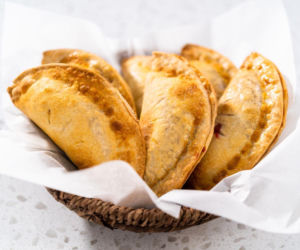 Tak w Argentynie robi się pierogi na słodko. Egzotyczne nadzienie to ich sekret