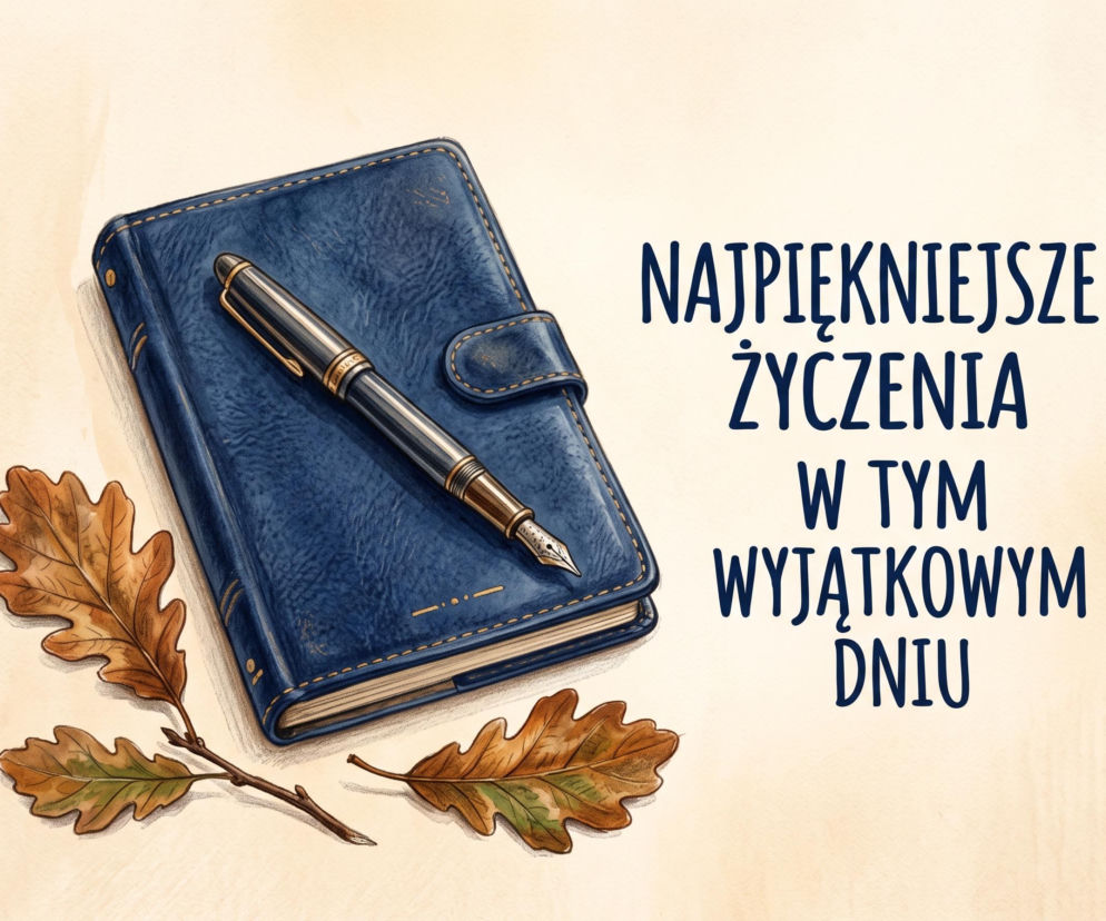 Elegancki notes i pióro obok liści dębu. O życzeniach na Święto Policji przeczytasz na SE.