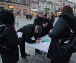 Chcą, by ratusz finansował in vitro. Zebrały kilkaset podpisów